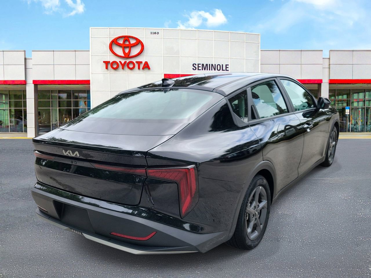 Used 2025 Kia K4 LXS image 3