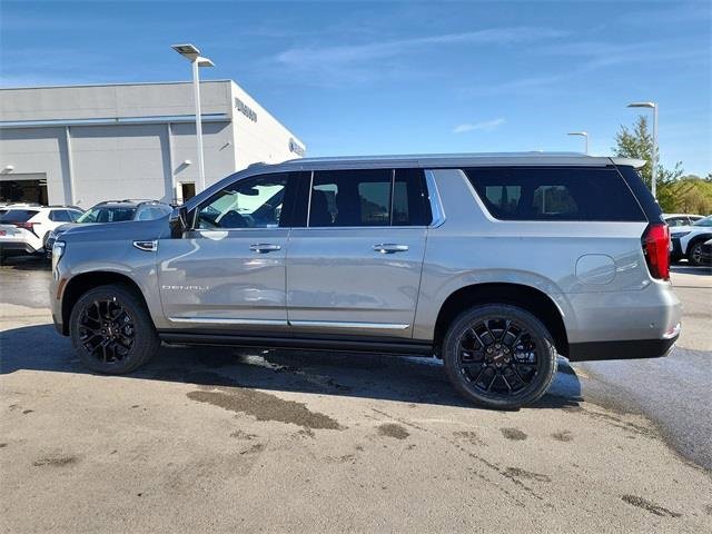 New 2026 GMC Yukon XL Denali w/ Sun & Power Step Package image 7