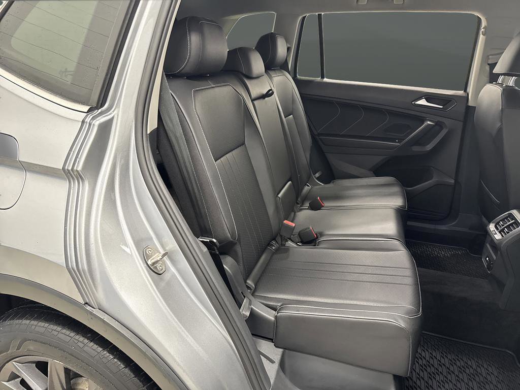 Used 2022 Volkswagen Tiguan SE AWD/4WD image 29