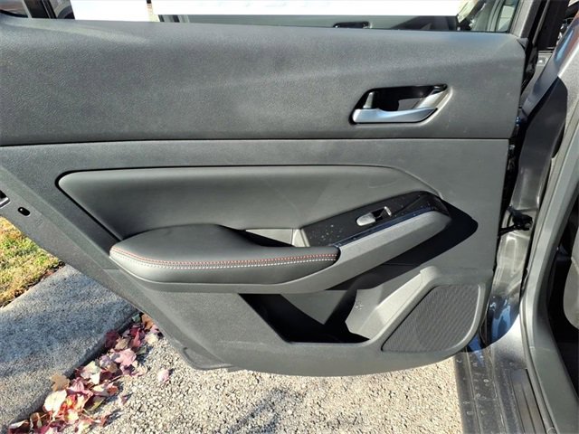 New 2025 Nissan Altima 2.5 SR image 9