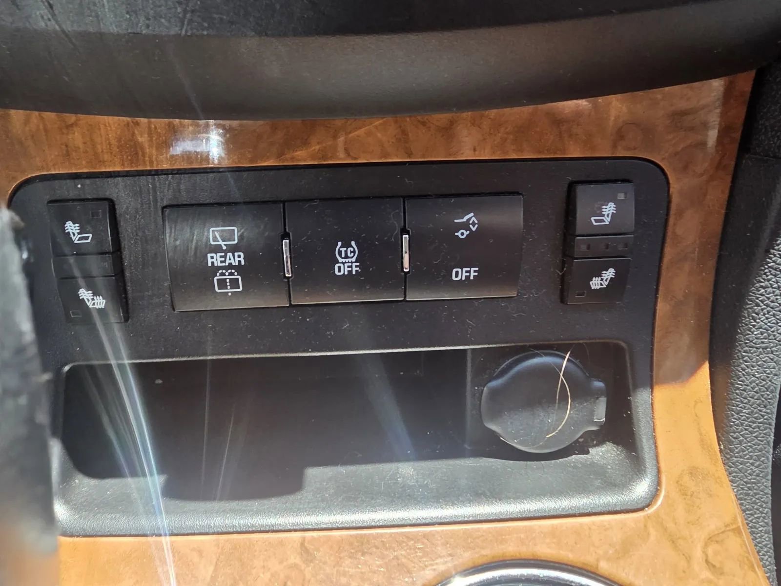Used 2012 Buick Enclave Leather w/ LPO, Cargo Convenience Pkg FWD image 18