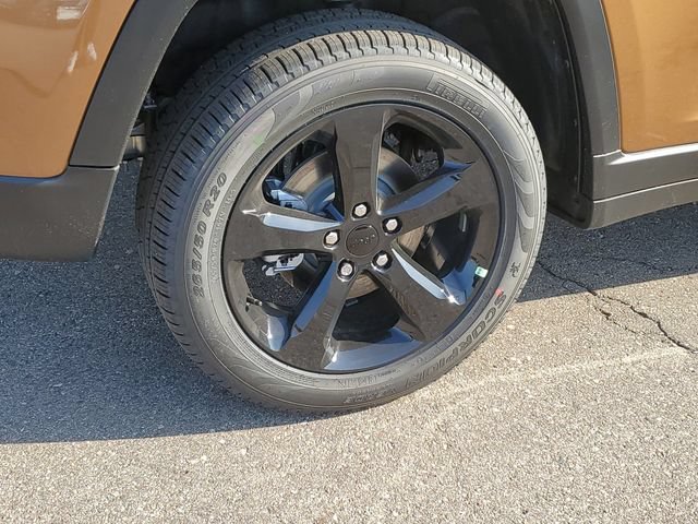 New 2026 Jeep Grand Cherokee Limited w/ Limited Altitude Package AWD/4WD image 9