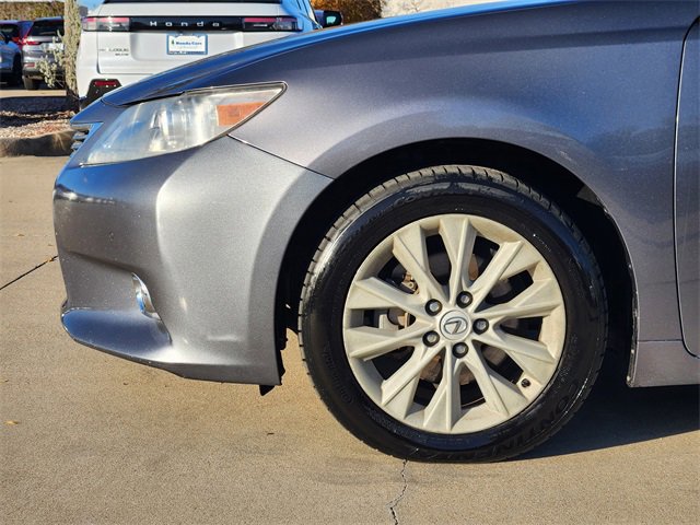 Used 2013 Lexus ES 300h image 8