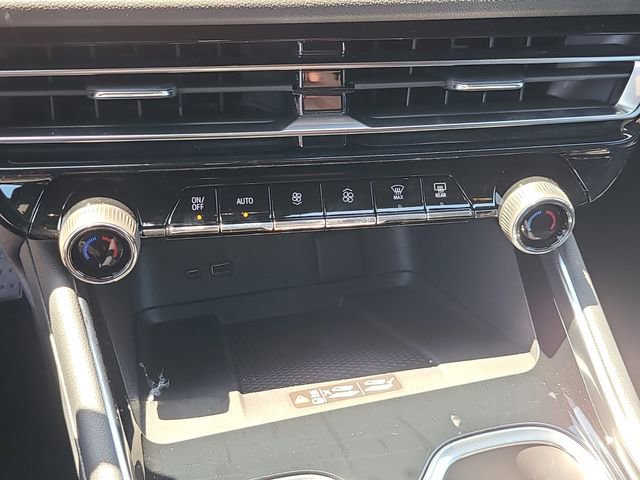 New 2026 Chevrolet Traverse LT image 31