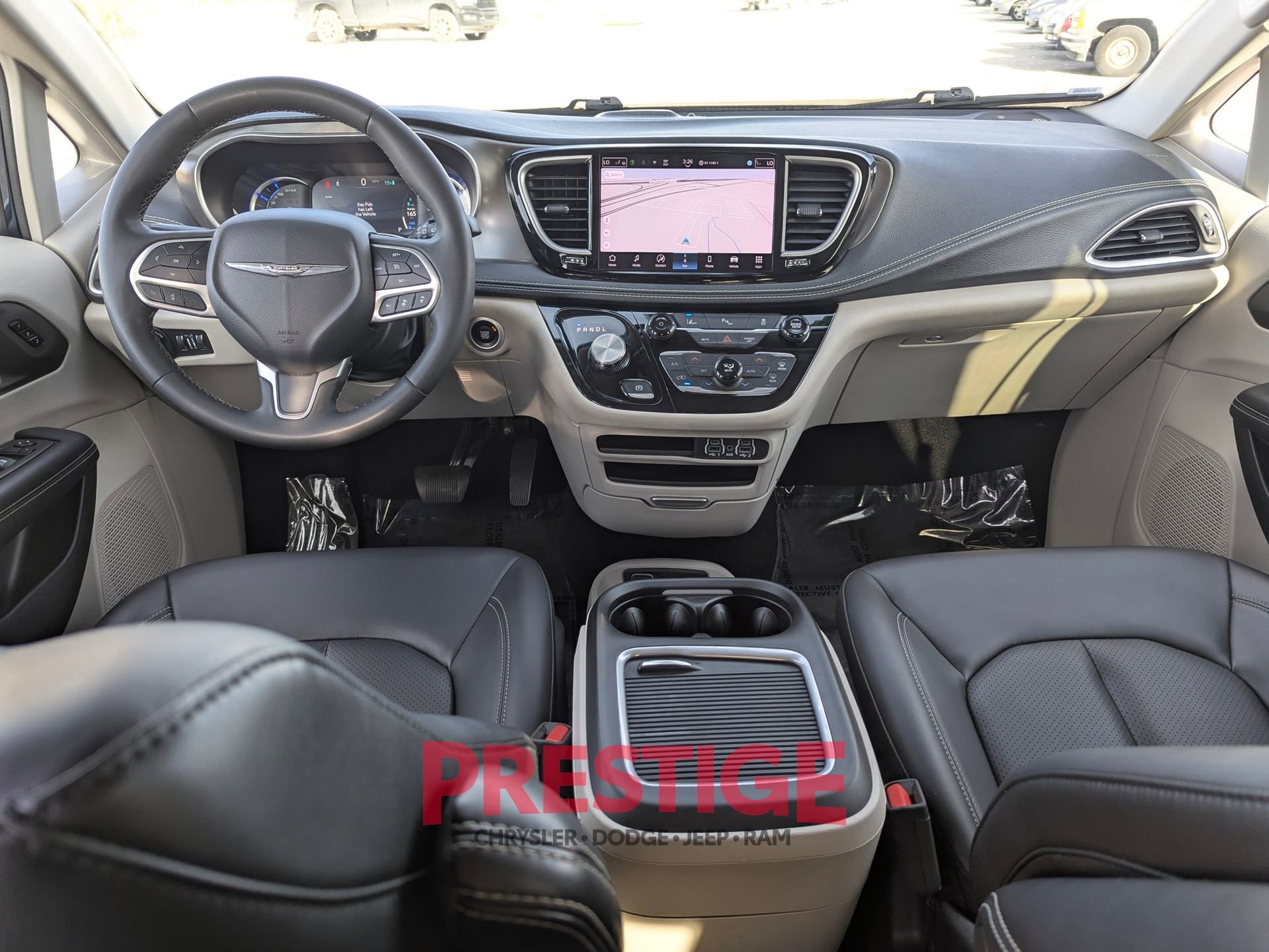 Used 2024 Chrysler Pacifica Select image 29