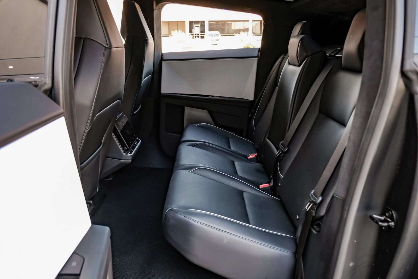Used 2024 Tesla Cybertruck AWD Crew Cab image 52