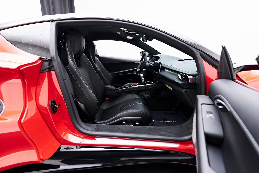 Used 2025 Lotus Emira RWD image 40