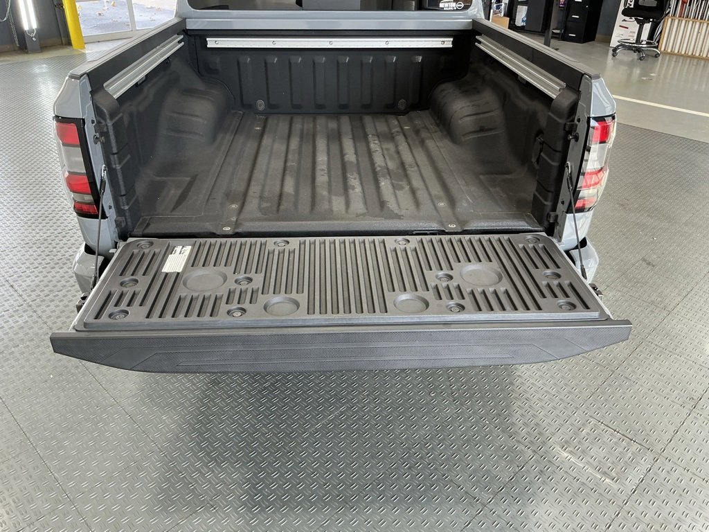 Used 2023 Nissan Frontier PRO-4X w/ Pro Convenience Package image 17