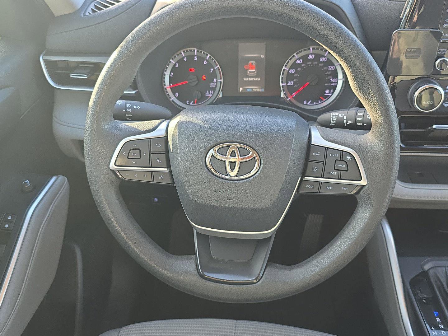 Used 2022 Toyota Highlander L image 12