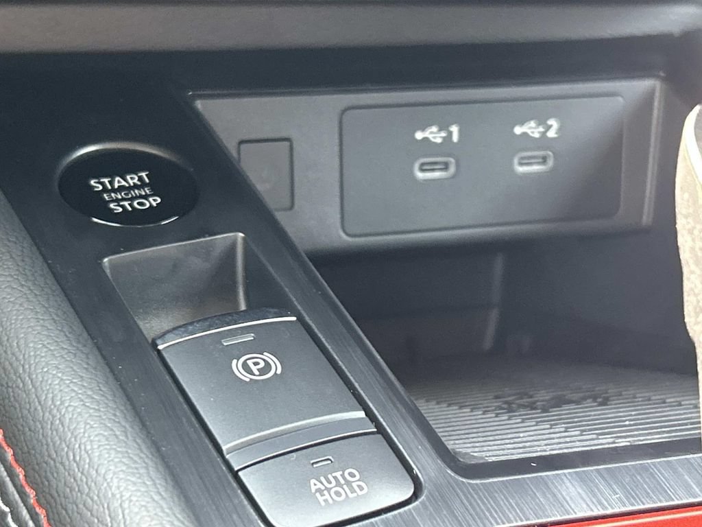 New 2026 Nissan Kicks SR w/ SR Premium Package FWD image 33