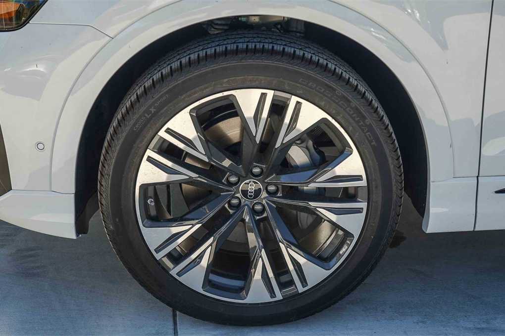 New 2025 Audi Q8 Premium Plus image 10