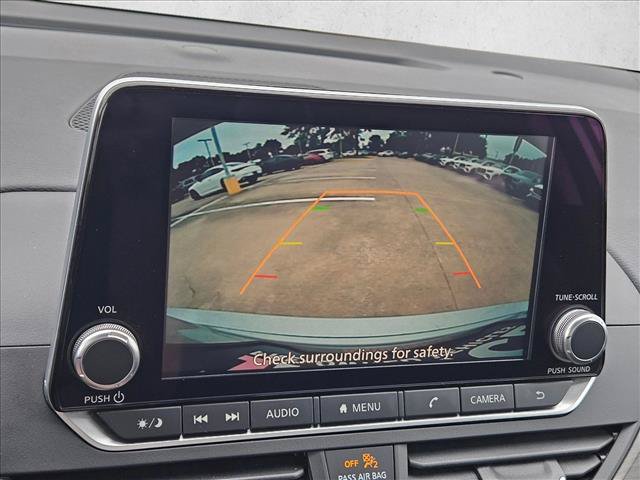 Used 2025 Nissan Altima 2.5 SV FWD image 13