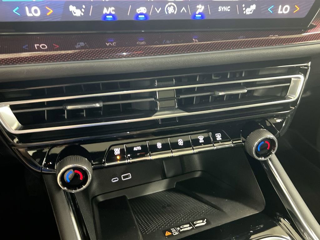 Used 2026 Chevrolet Traverse Z71 w/ Enhanced Driving Package image 16