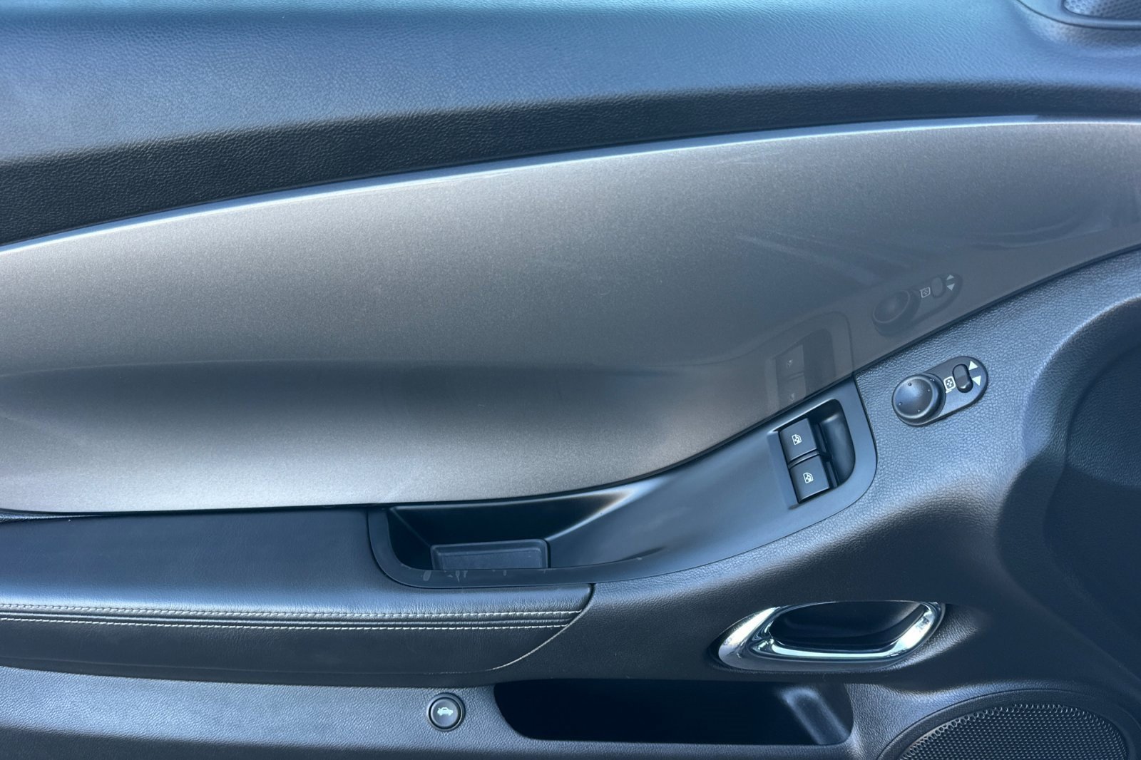 Used 2010 Chevrolet Camaro SS w/ RS Package image 11