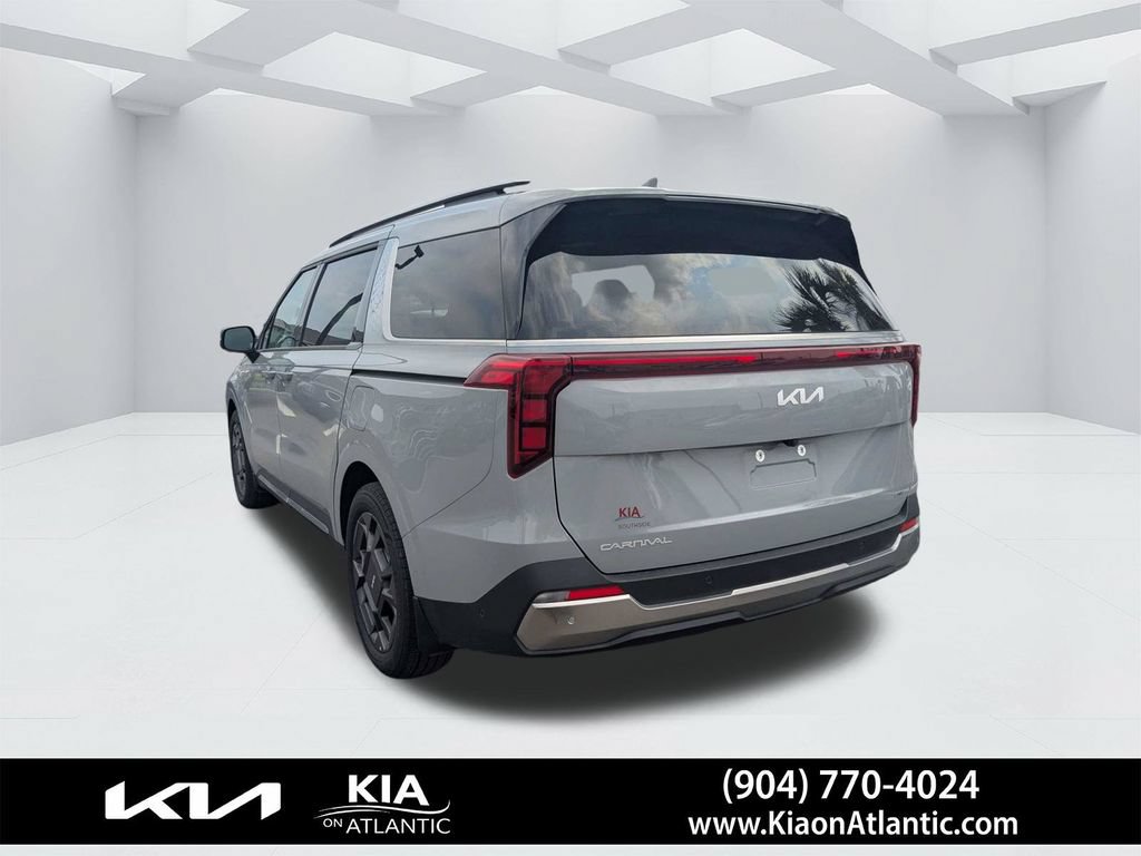 Used 2025 Kia Carnival SX FWD image 5