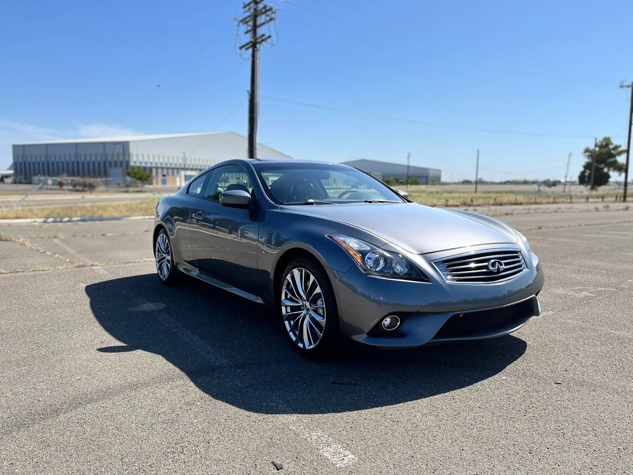 Used 2015 INFINITI Q60 Sport RWD image 3