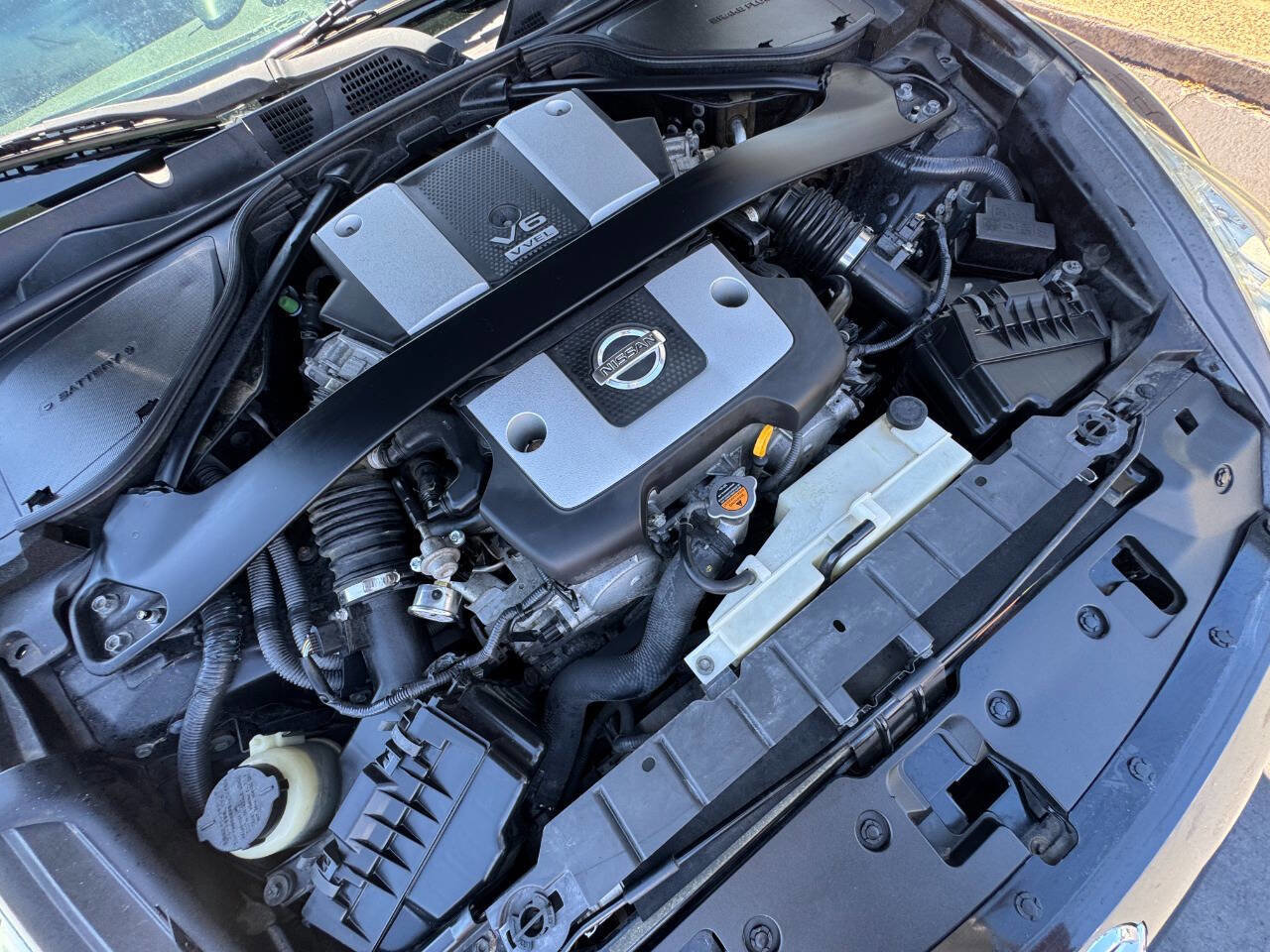 Used 2009 Nissan 370Z Touring image 25