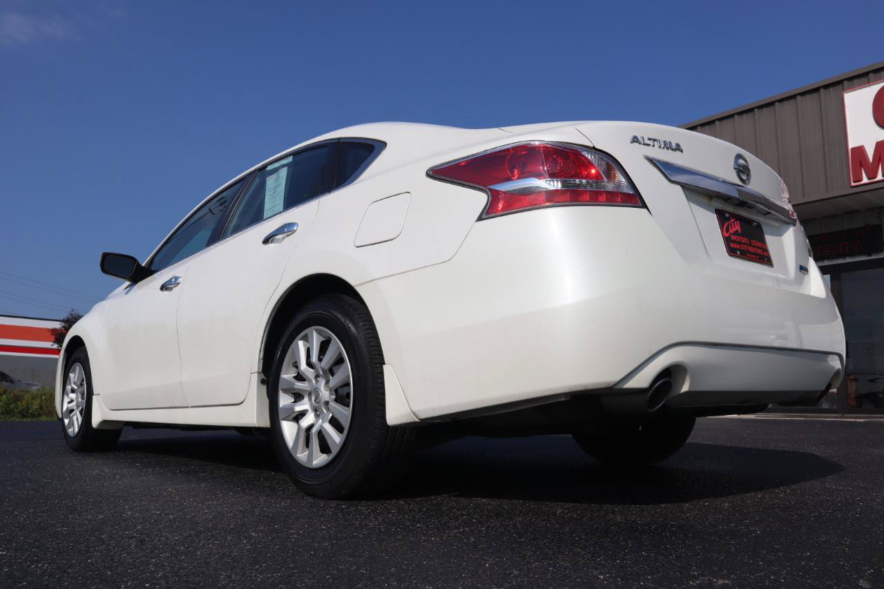 Used 2014 Nissan Altima 2.5 S w/ Display Audio Package FWD image 19
