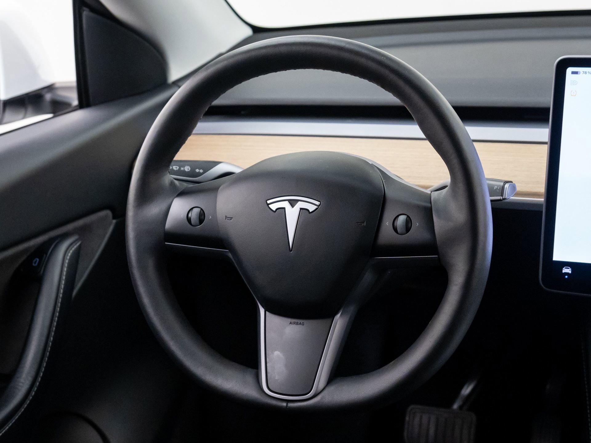 Used 2022 Tesla Model Y Long Range image 17