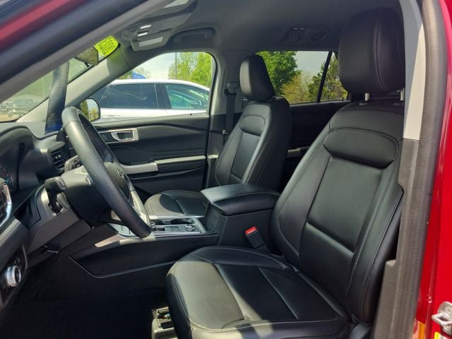 Certified 2023 Ford Explorer XLT w/ Equipment Group 202A AWD/4WD image 5