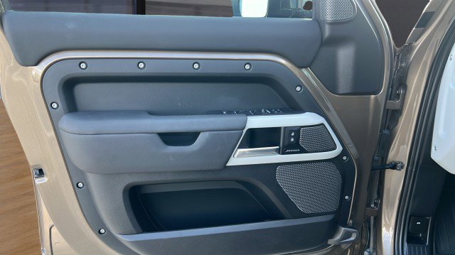 Used 2024 Land Rover Defender 110 S image 22
