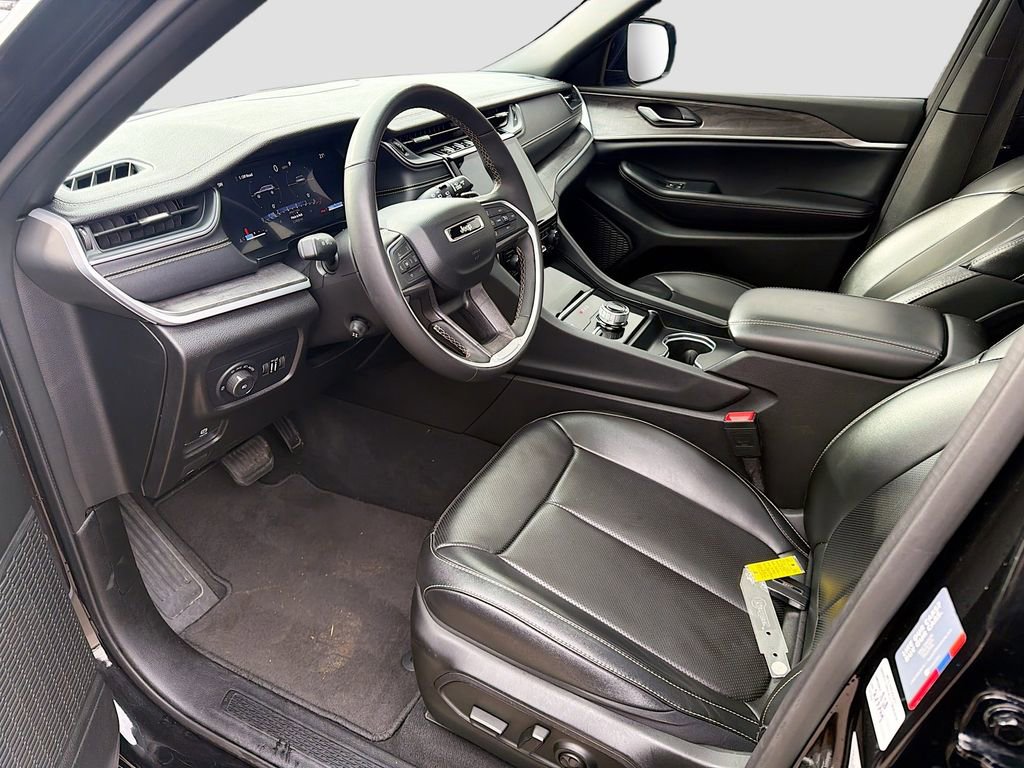 Used 2024 Jeep Grand Cherokee L Limited w/ Luxury Tech Group II image 29