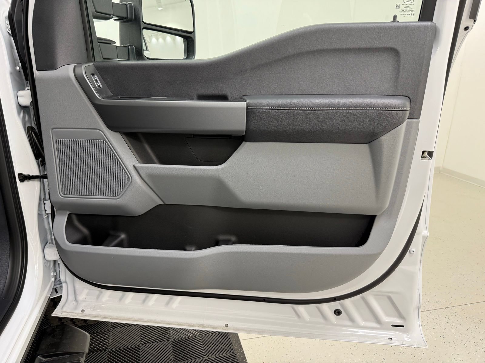 New 2026 Ford F250 XL w/ STX Appearance Package AWD/4WD image 33