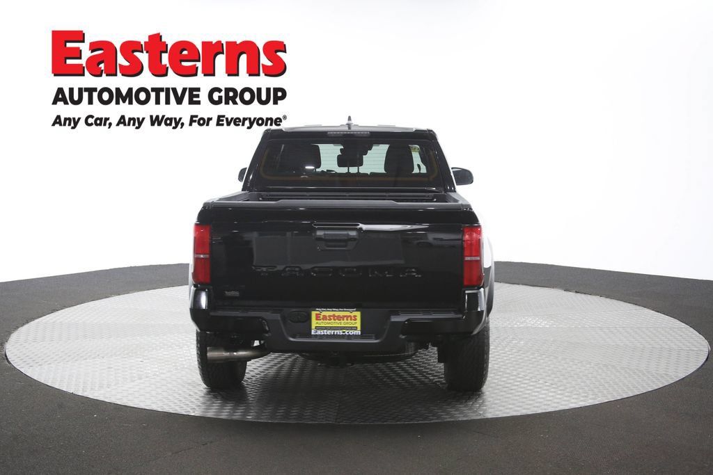 Used 2025 Toyota Tacoma TRD Off-Road AWD/4WD image 98