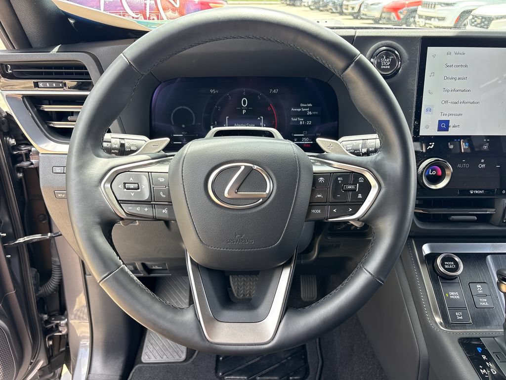 Used 2025 Lexus GX 550 w/ Accessory Package (Z1) AWD/4WD image 17