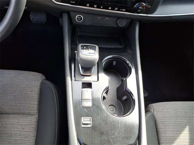 Used 2023 Nissan Rogue SV image 16