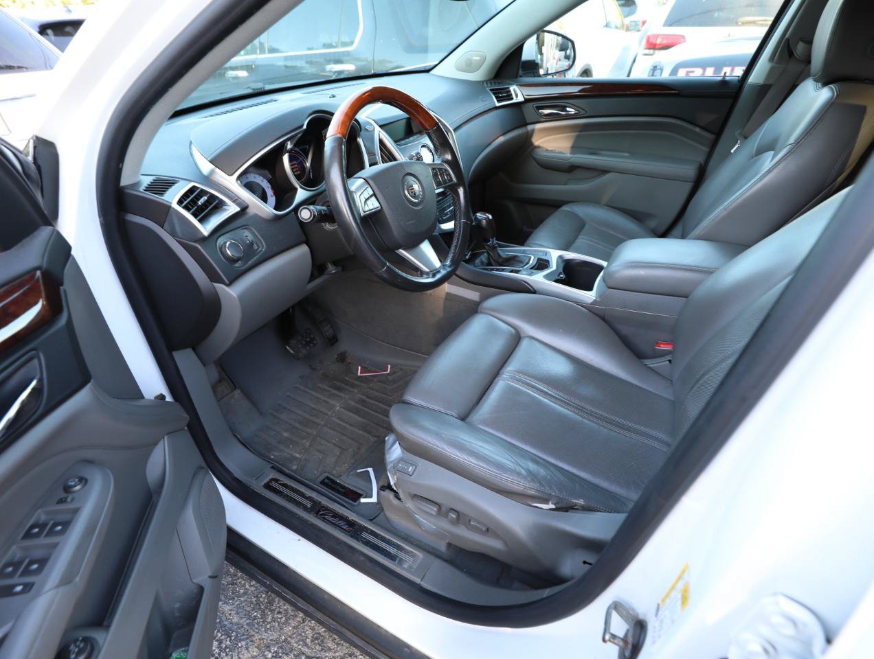 Used 2010 Cadillac SRX Luxury AWD/4WD image 17