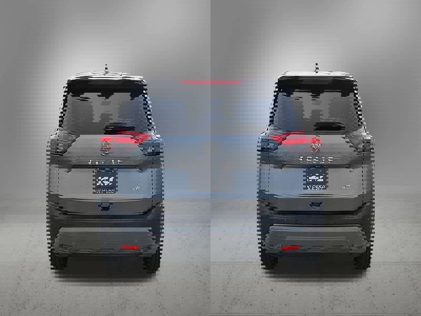 Used 2023 Nissan Rogue S image 5