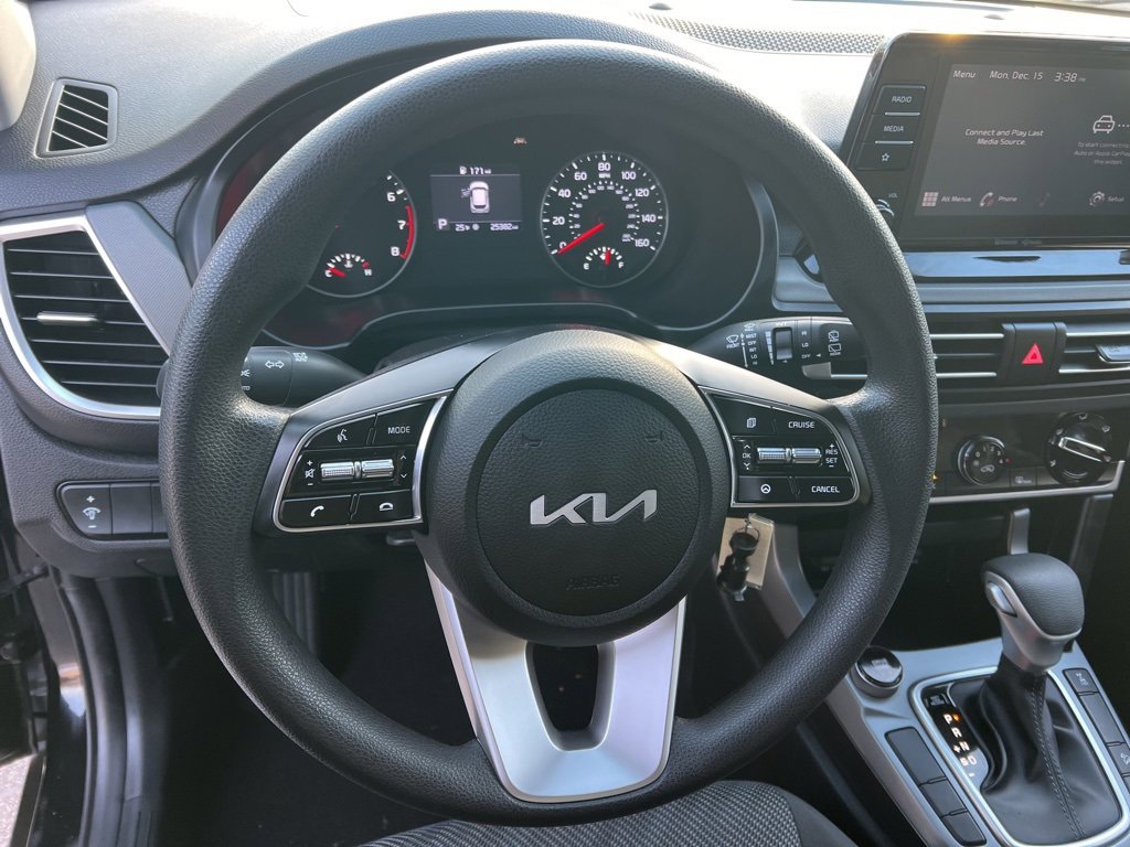 Certified 2023 Kia Seltos LX image 12