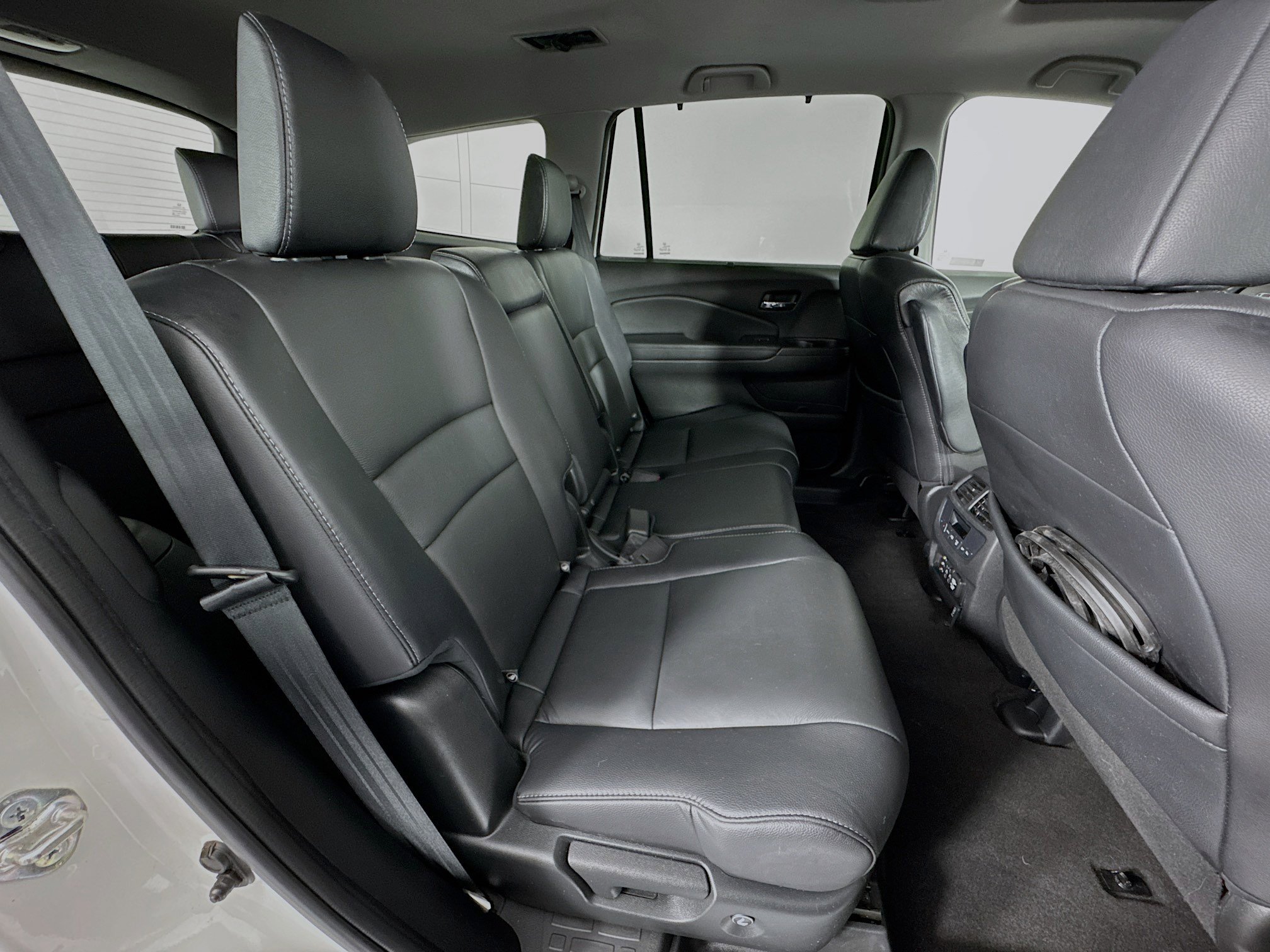 Certified 2018 Honda Pilot Touring image 30