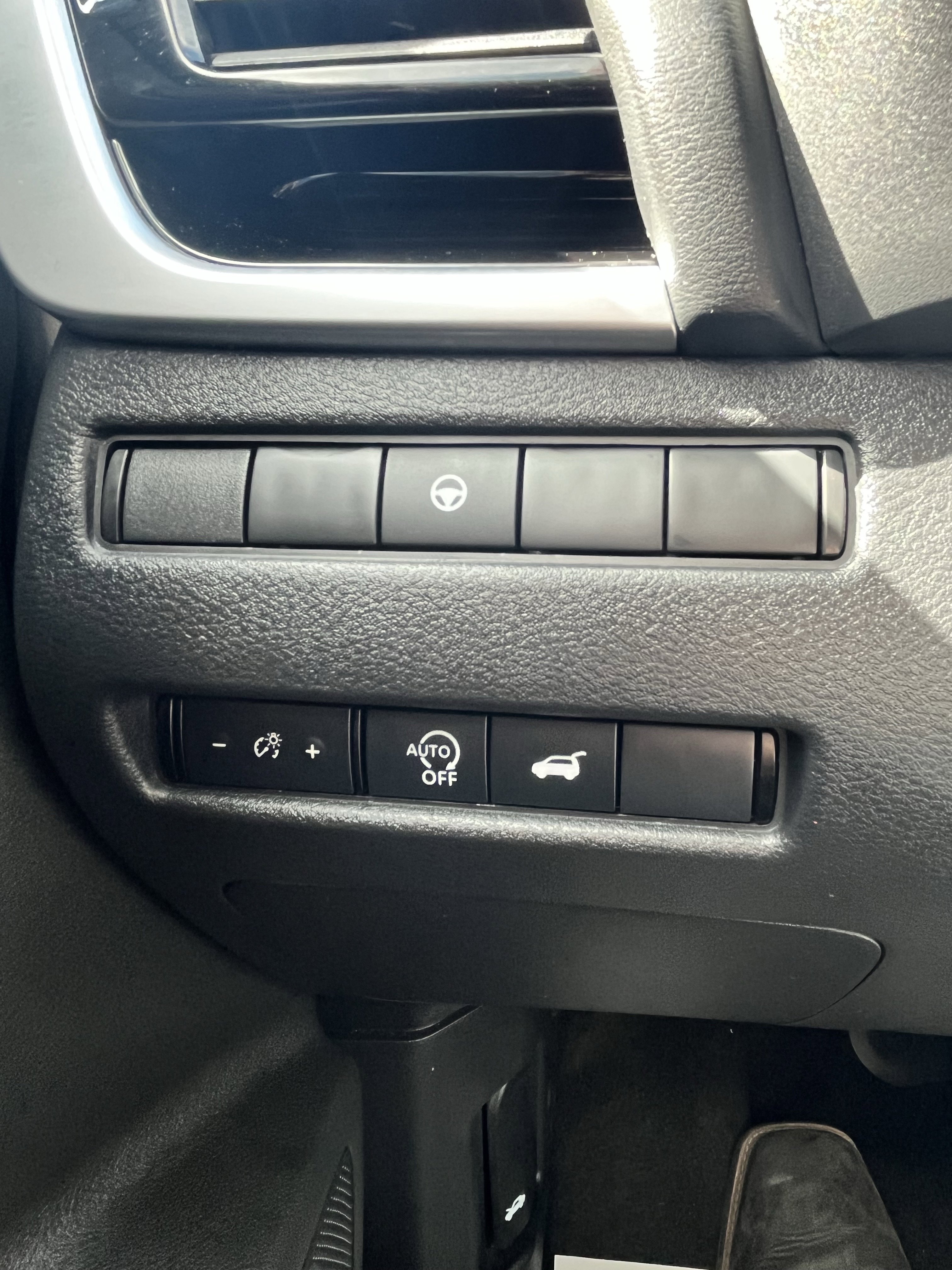 Used 2026 Nissan Rogue SL AWD/4WD image 24