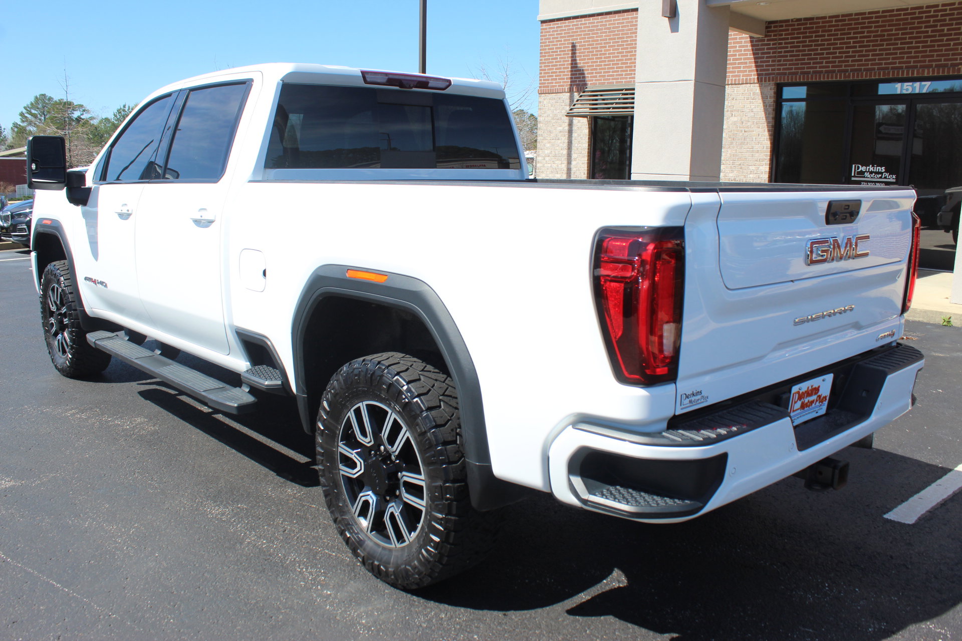 Used 2020 GMC Sierra 2500 AT4 w/ AT4 Premium Package image 9