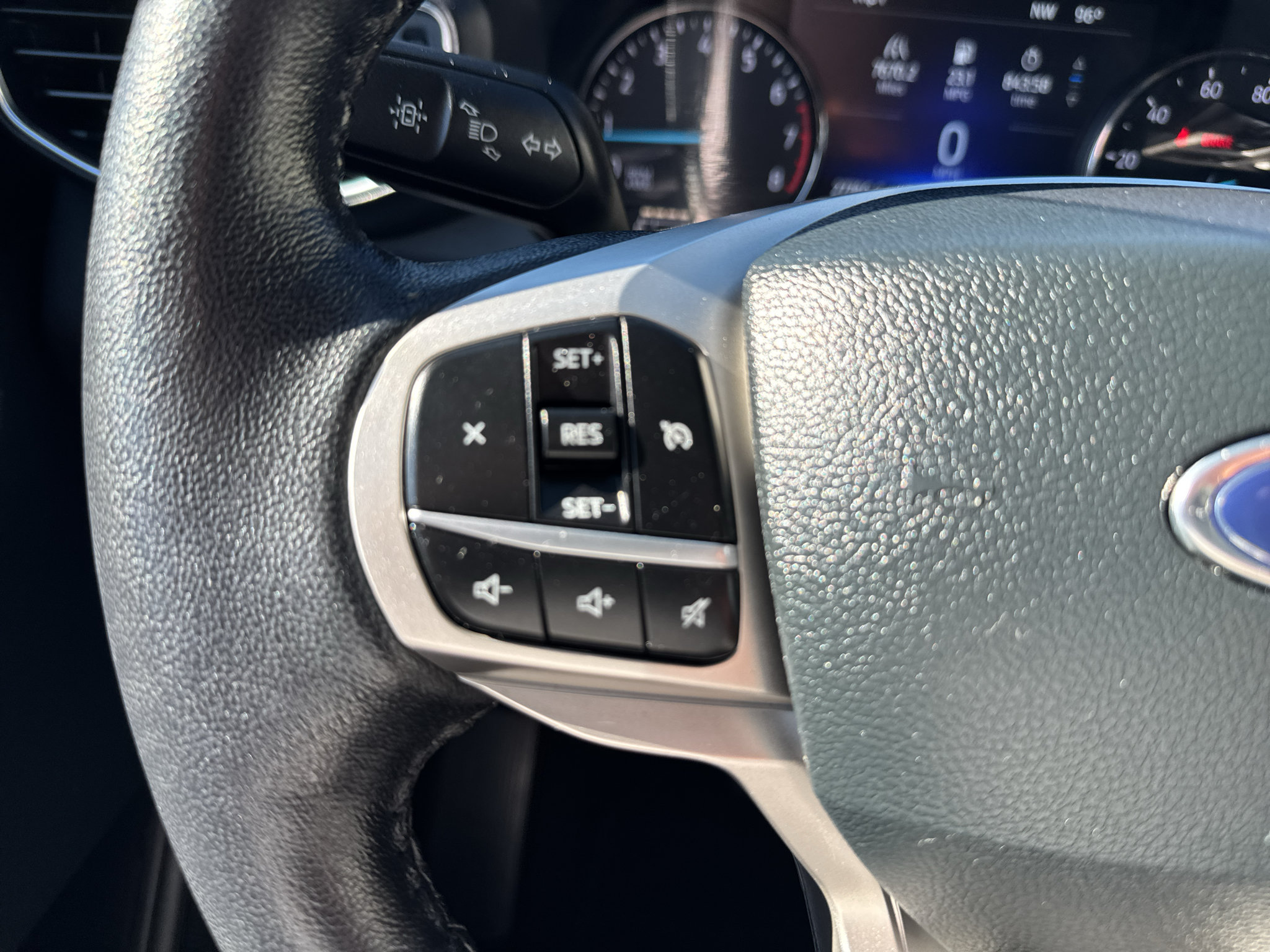 Used 2023 Ford Explorer XLT w/ Equipment Group 202A RWD image 11