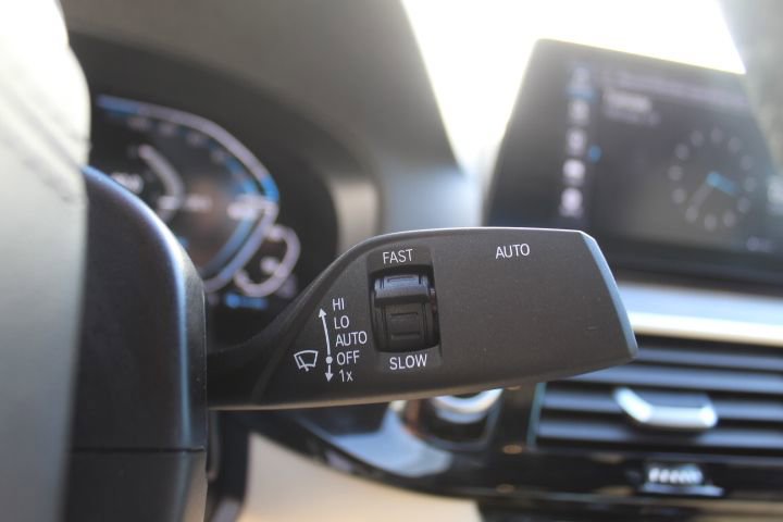 Used 2020 BMW 530e xDrive w/ Premium Package image 20