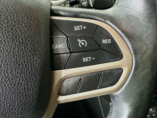 Used 2017 Jeep Cherokee Latitude w/ Cold Weather Group image 10