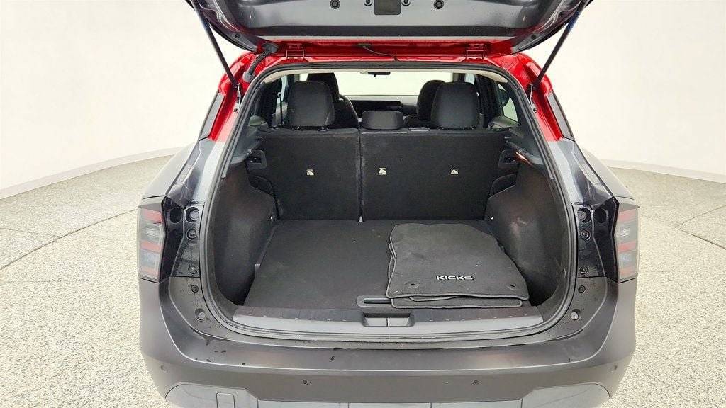 Used 2025 Nissan Kicks SV FWD image 19