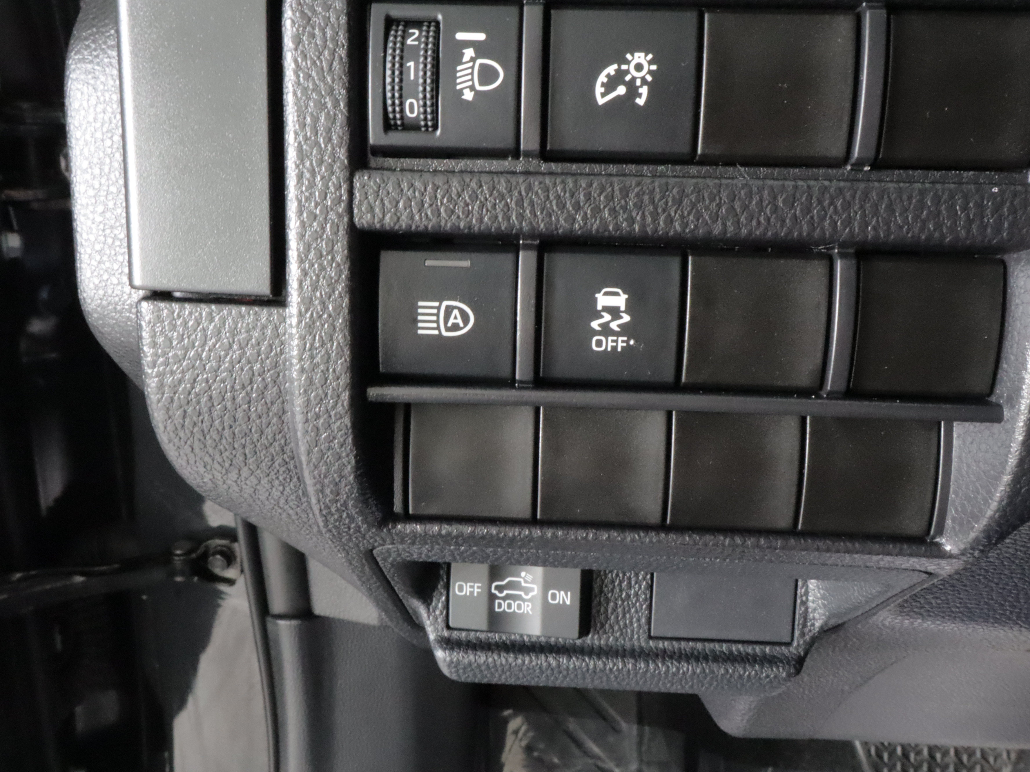 Used 2025 Toyota Tacoma SR AWD/4WD image 20