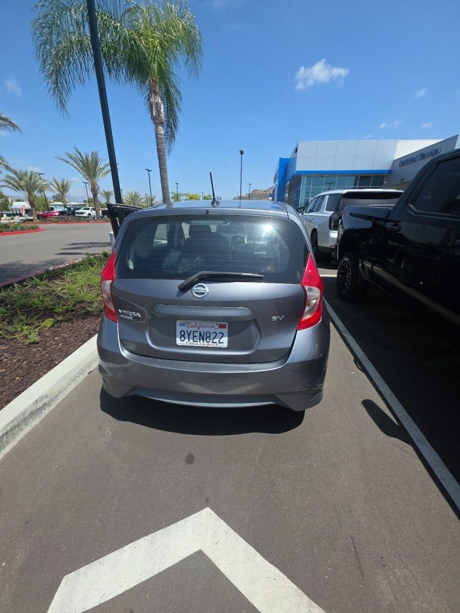 Used 2018 Nissan Versa Note SV FWD image 3