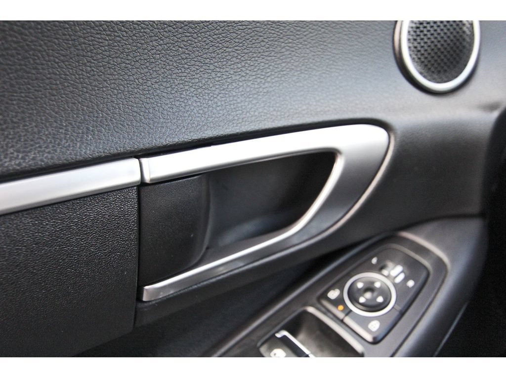 Used 2025 Hyundai Sonata SE FWD image 19