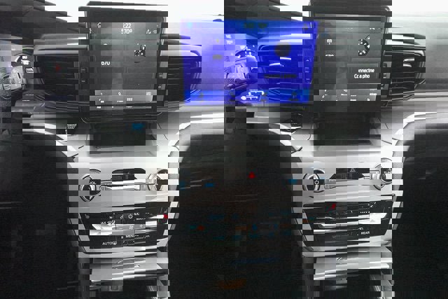 Used 2022 Ford Explorer XLT image 16