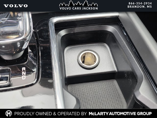 New 2026 Volvo XC60 B5 Plus w/ Protection Package Premier AWD/4WD image 21