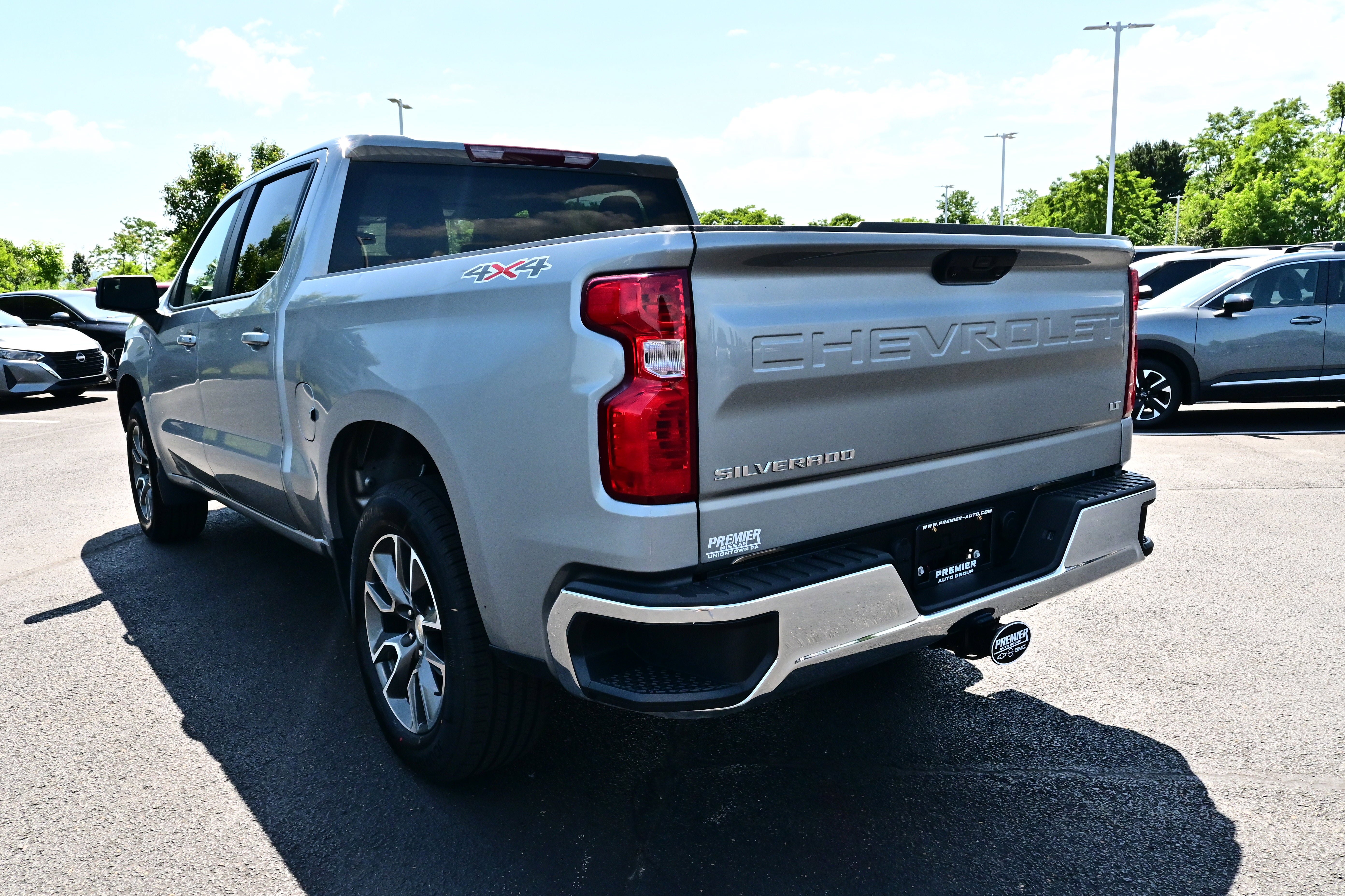 Used 2024 Chevrolet Silverado 1500 LT AWD/4WD image 8