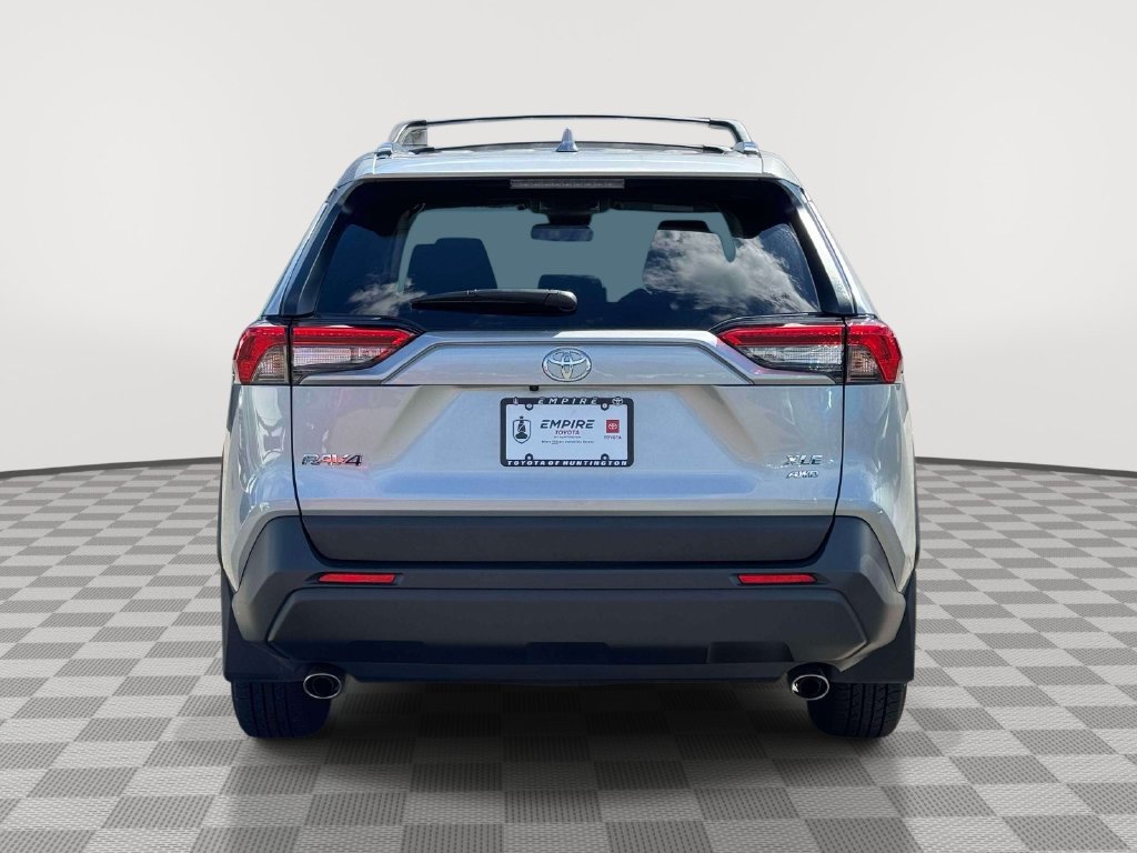 Used 2025 Toyota RAV4 XLE AWD/4WD image 6