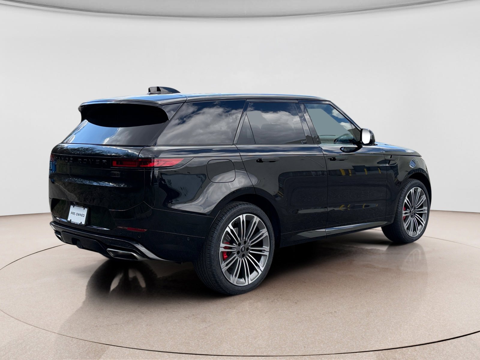 Used 2024 Land Rover Range Rover Sport Dynamic SE image 5