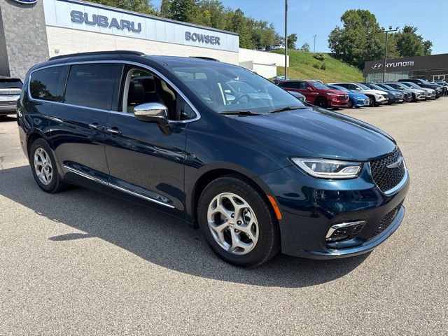 Used 2023 Chrysler Pacifica Limited FWD image 6