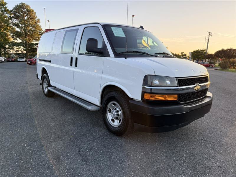 Used 2019 Chevrolet Express 2500 w/ Driver Convenience Package RWD image 3